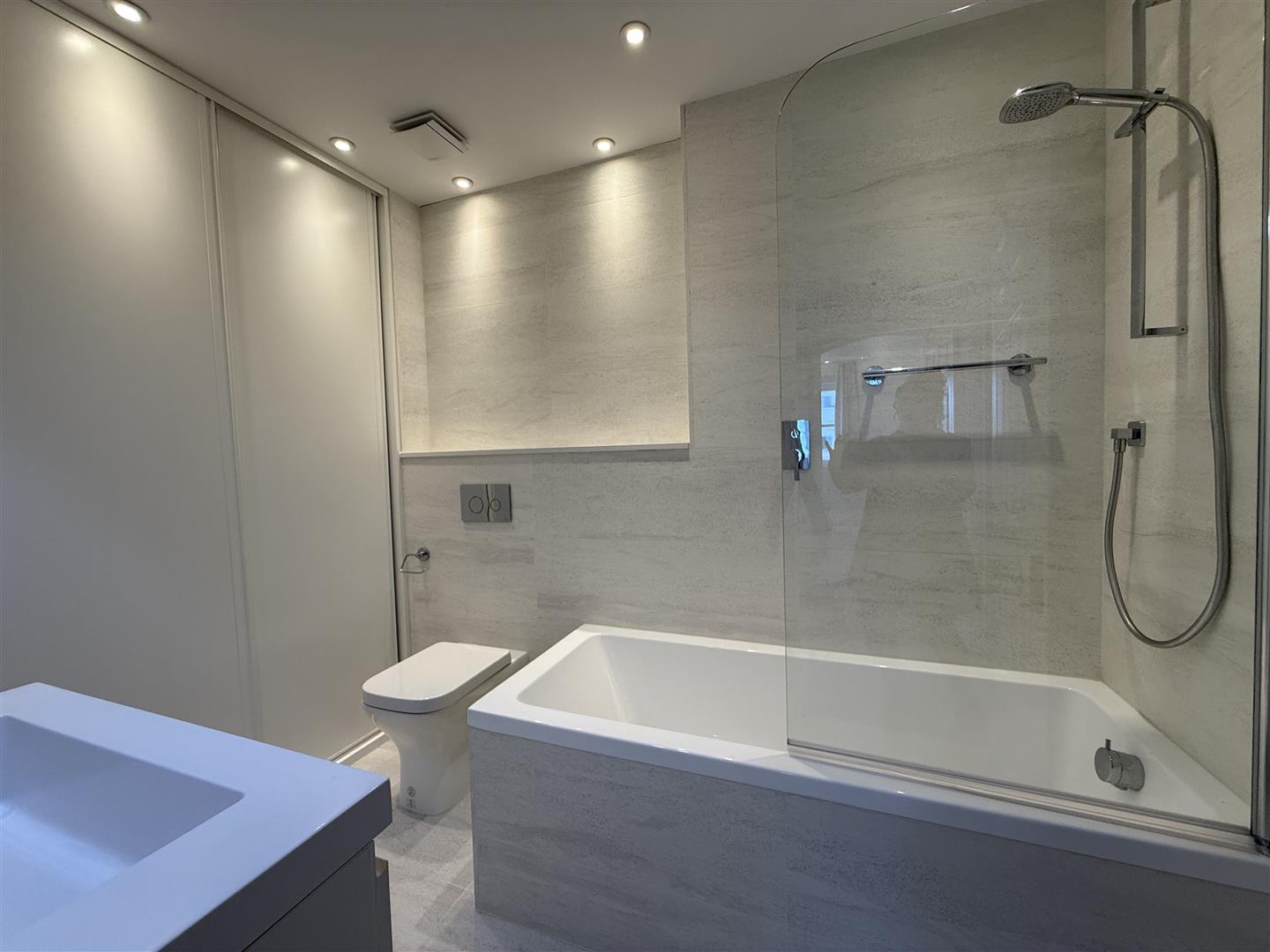 Image of Apartment - 2 Bedrooms - 2 Bathrooms for Rental in Ragged Staff Wharf-Gibraltar, Image 11